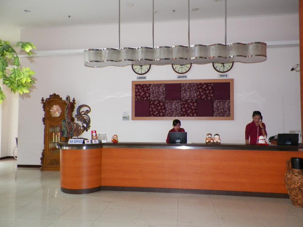 Lampion Hotel Solo Luaran gambar