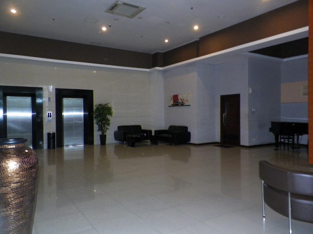 Lampion Hotel Solo Luaran gambar