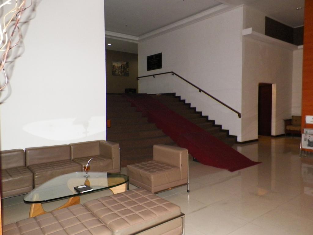 Lampion Hotel Solo Luaran gambar