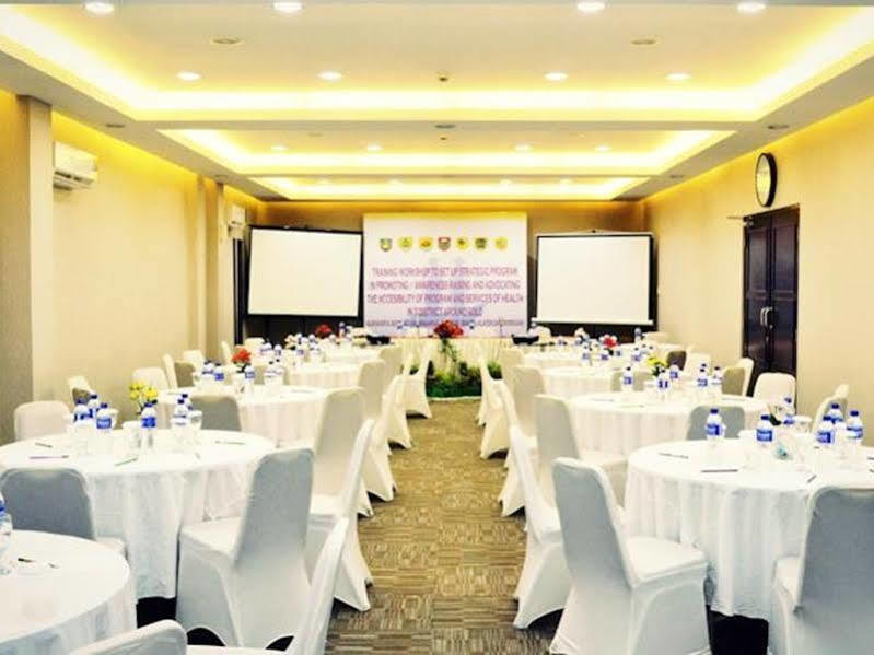 Lampion Hotel Solo Luaran gambar